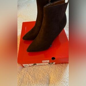 Rouge Brushed Suede Ankle Boot. Size 9. Brown